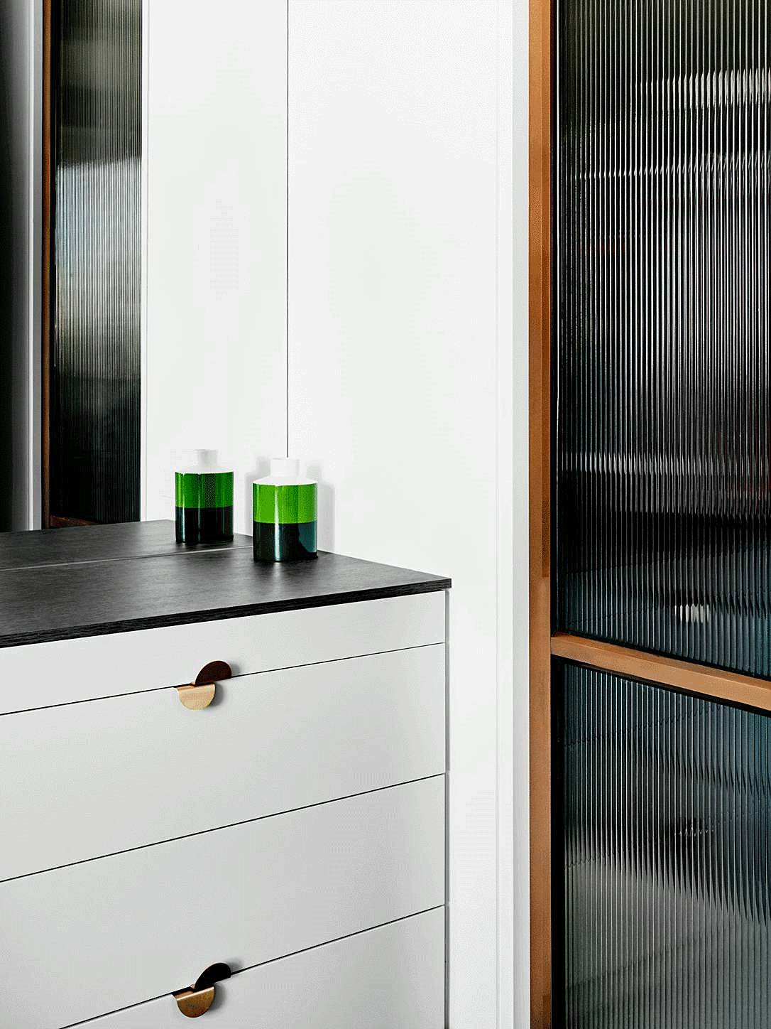 越白越簡(jiǎn)，越極致