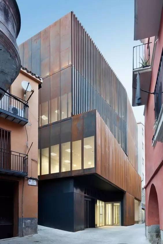 木格柵建筑，次序中的美