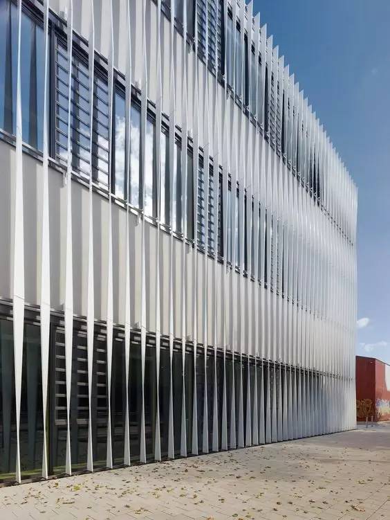 木格柵建筑，次序中的美