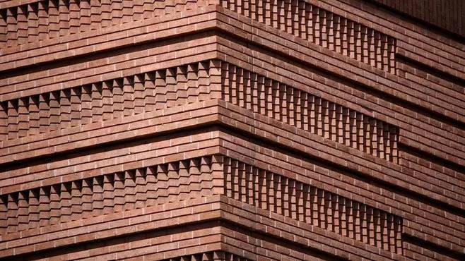 紅磚的建筑藝術(shù)，每一張紅磚墻都可以拿去做紅