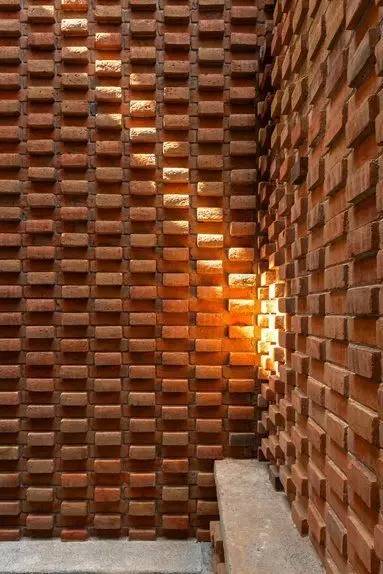 紅磚的建筑藝術(shù)，每一張紅磚墻都可以拿去做紅