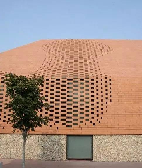 紅磚的建筑藝術(shù)，每一張紅磚墻都可以拿去做紅