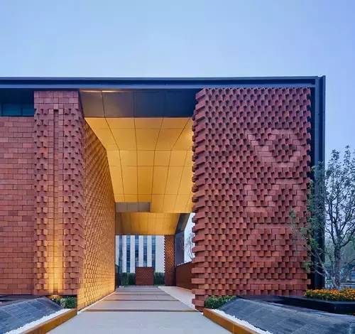 紅磚的建筑藝術(shù)，每一張紅磚墻都可以拿去做紅