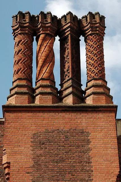 紅磚的建筑藝術(shù)，每一張紅磚墻都可以拿去做紅