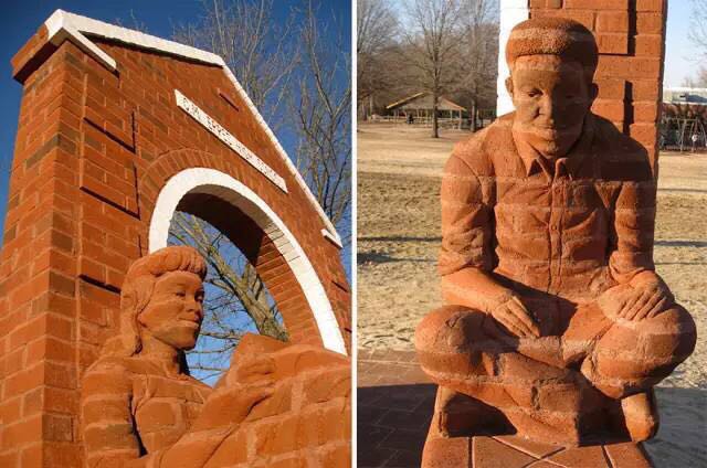 紅磚的建筑藝術(shù)，每一張紅磚墻都可以拿去做紅