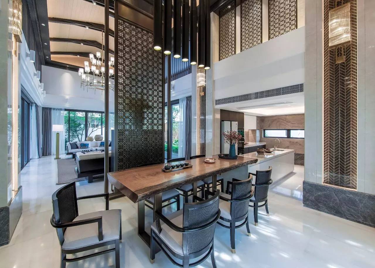 樸質(zhì)的奢華，自然返璞的當(dāng)代別墅設(shè)計(jì)