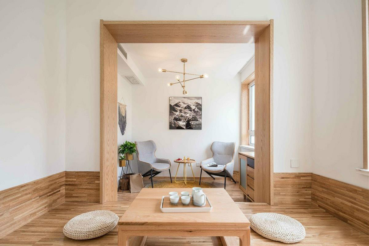 原木風(fēng)情的青島民宿，聽大海的聲音