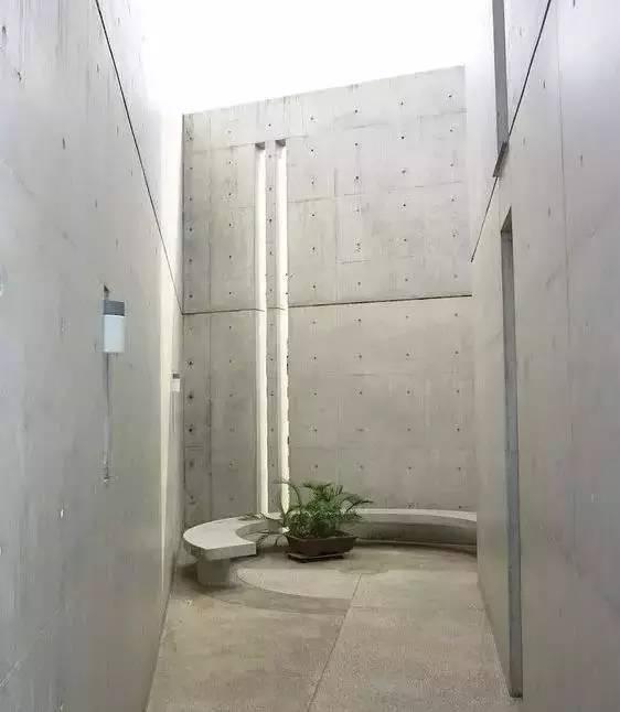 水泥墻樸素寂靜的美，庭院設(shè)計