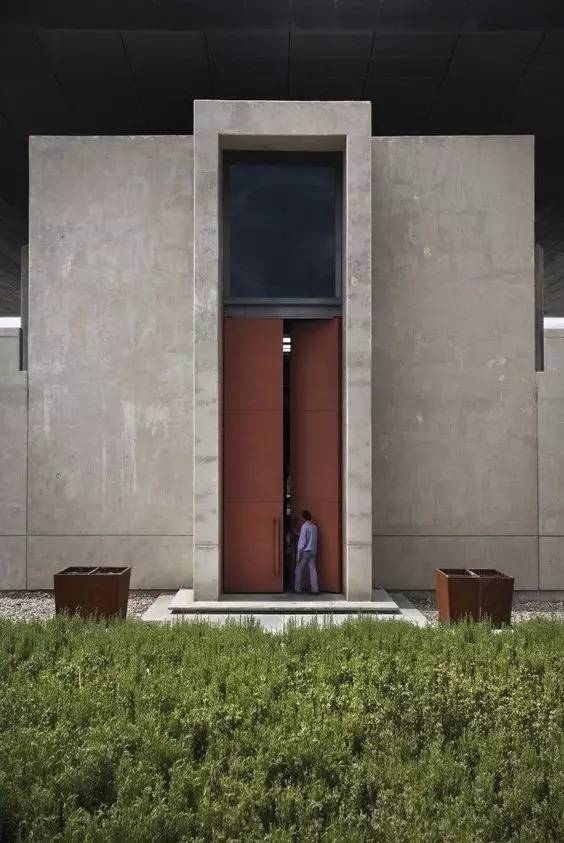 水泥墻樸素寂靜的美，庭院設(shè)計