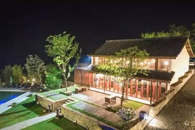 一山九舍 ， 游弋翠竹山林之中