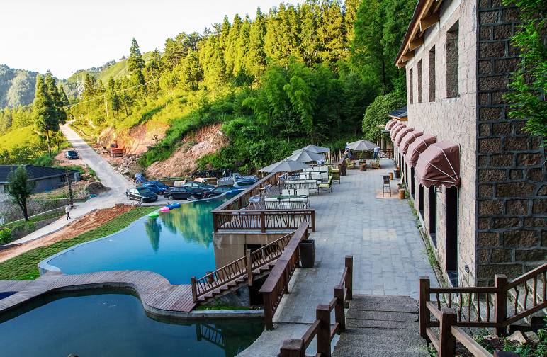 迷途綿嶺，悠悠秘境里的大山清涼