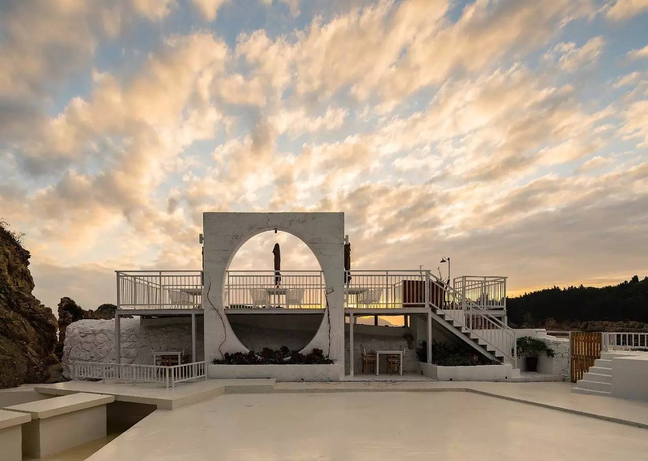 海天左舍，猶如撒歡在海與天的懷抱