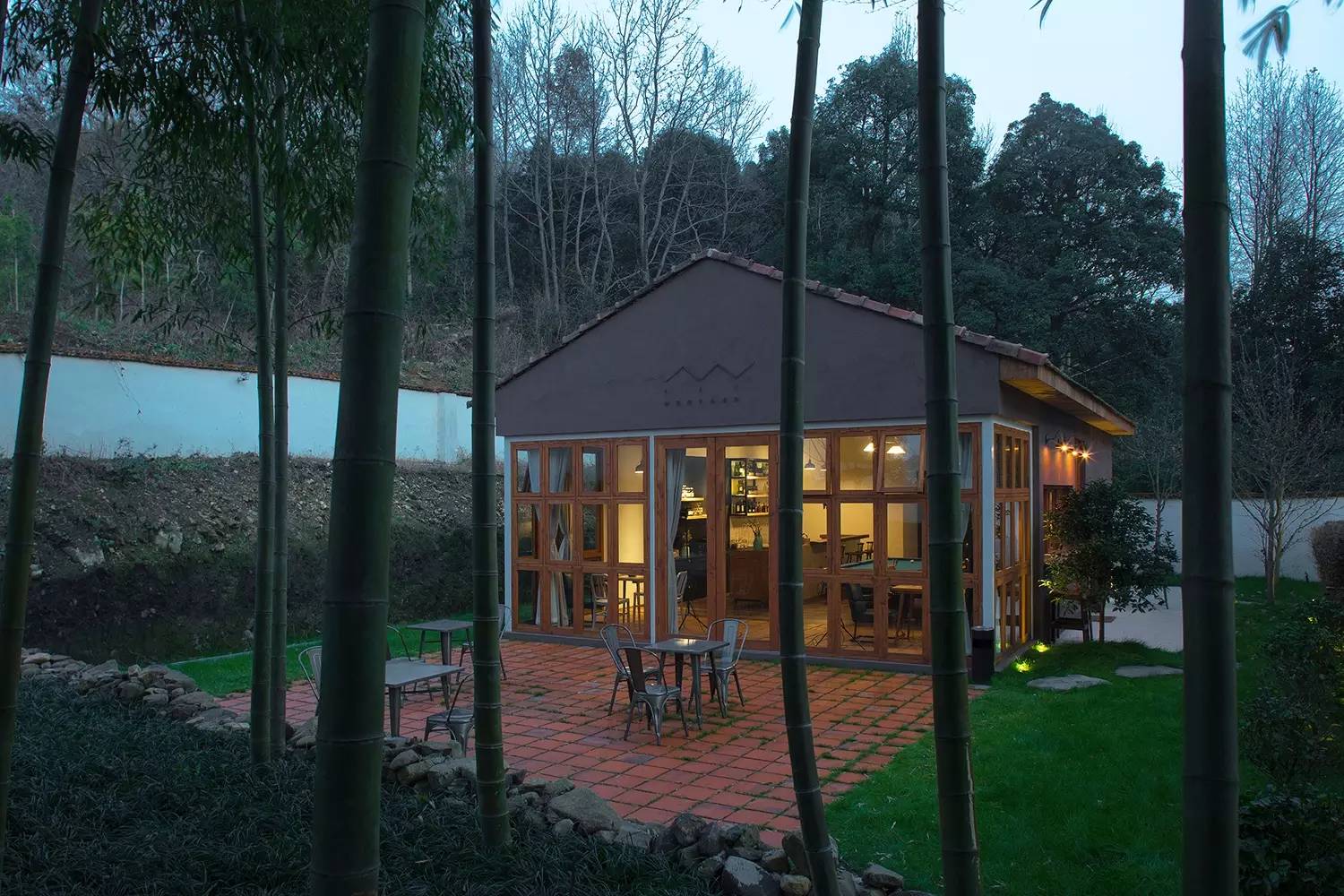 靜廬瀾柵，隱世小墅里一場(chǎng)泳池家庭趴