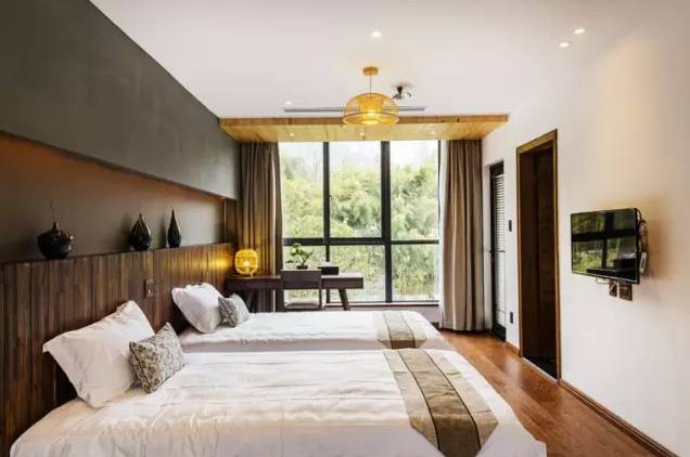 柒竹民宿，竹海里的蔚藍水