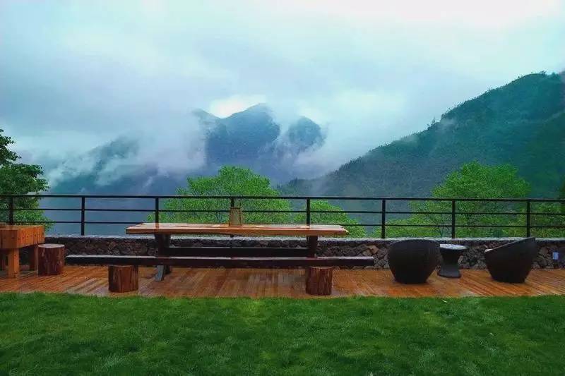 安吉老樹林，600米海拔上的火山泉水池