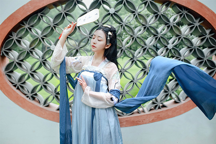 簡約版對襟上襦齊胸襦裙?jié)h服