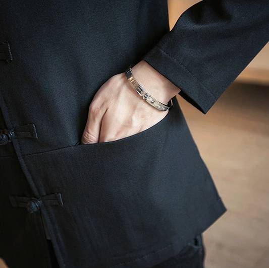 簡潔大氣的傳統(tǒng)匠心啟航閱讀唐裝