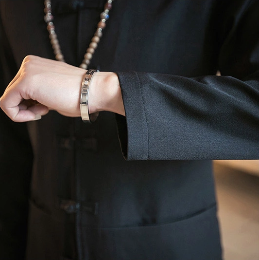 簡潔大氣的傳統(tǒng)匠心啟航閱讀唐裝