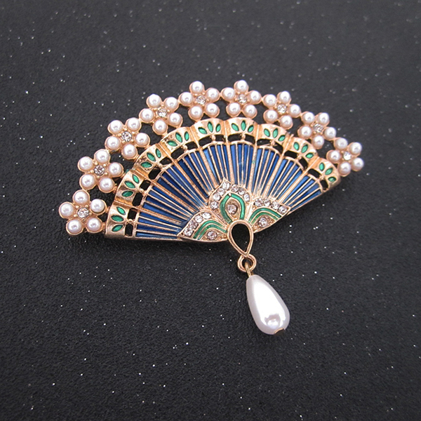 匠心啟航閱讀扇子烤漆珍珠水鉆復(fù)古鏤空胸針