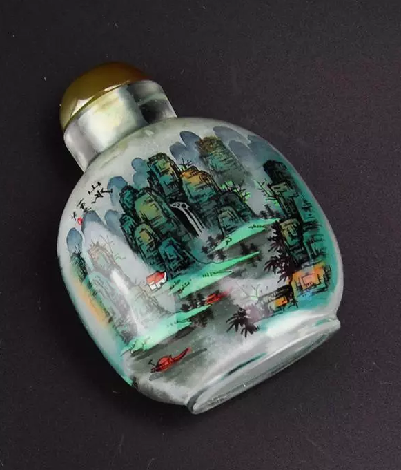 民族傳統(tǒng)手繪內(nèi)畫山水風景圖鼻煙壺