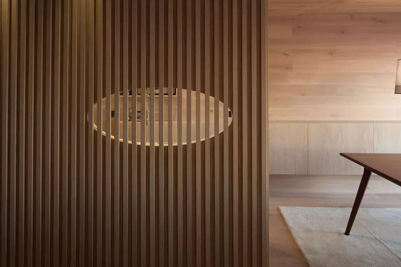 極簡原木海邊度假小屋，中式裝修設計