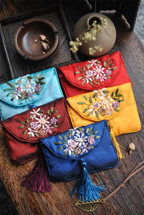 一方古意傳統(tǒng)中式手工包，復(fù)古手工繡荷包