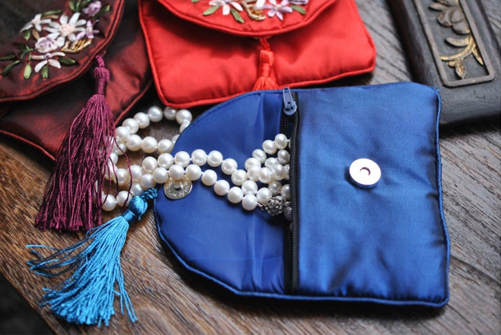 一方古意傳統(tǒng)中式手工包，復(fù)古手工繡荷包