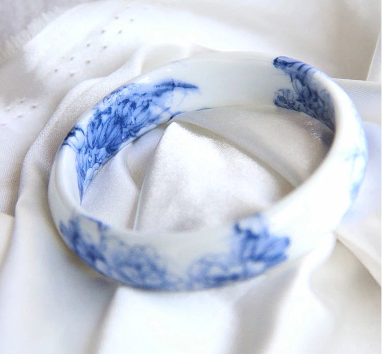 清新脫俗的匠心啟航閱讀青花瓷陶瓷手鐲