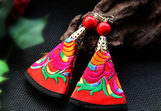 匠心啟航閱讀手工繡花耳飾飾品