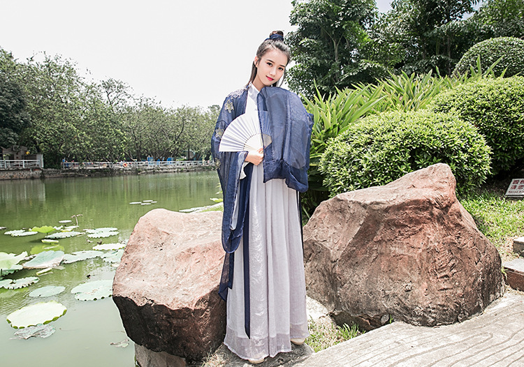匠心啟航閱讀大袖衫漢元素漢服古裝美女圖片