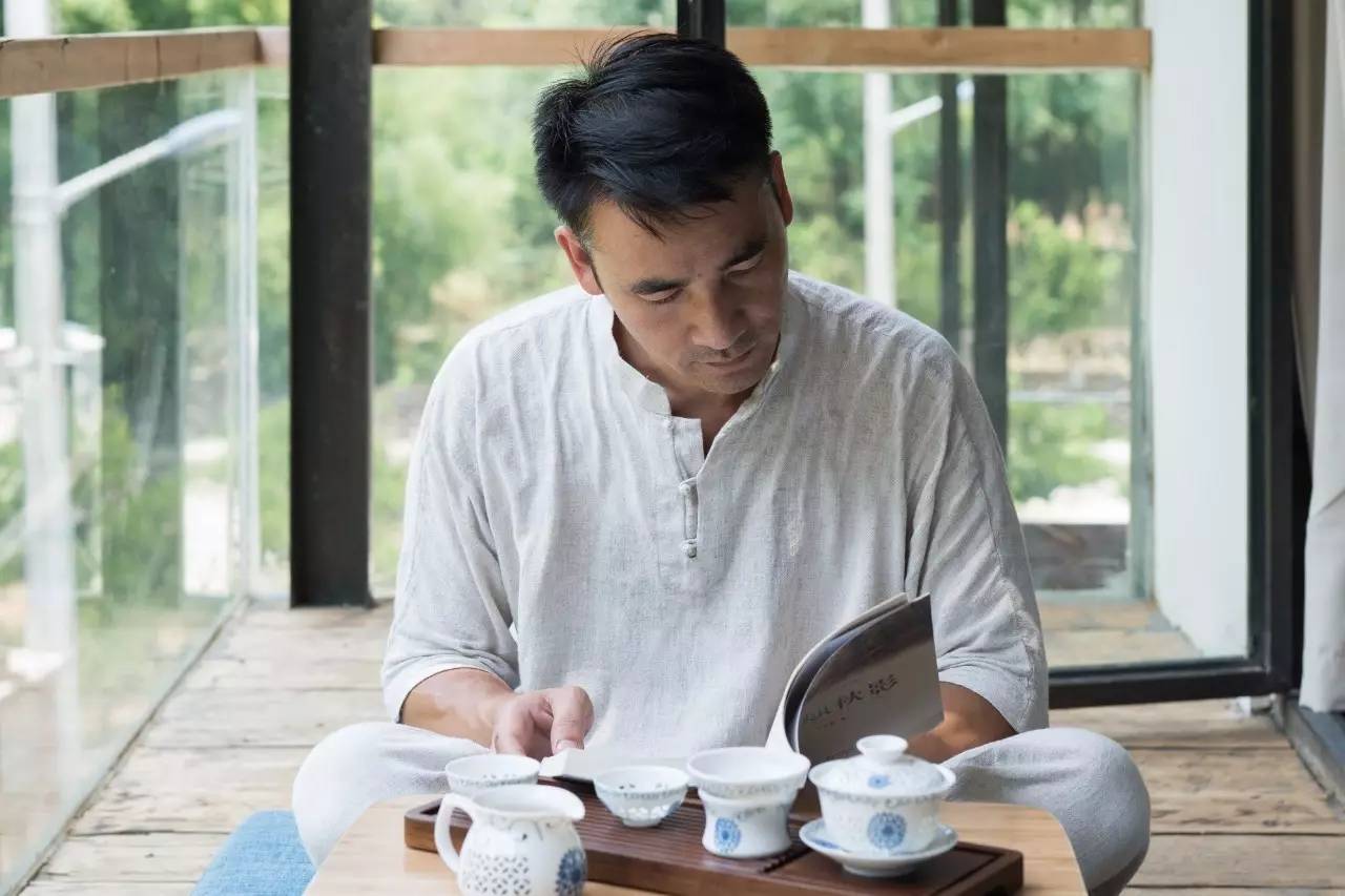 尋·尋客棧，一家超大藏書閣民宿設(shè)計(jì)