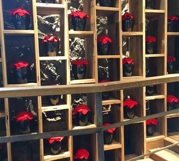 尋·尋客棧，一家超大藏書閣民宿設(shè)計(jì)