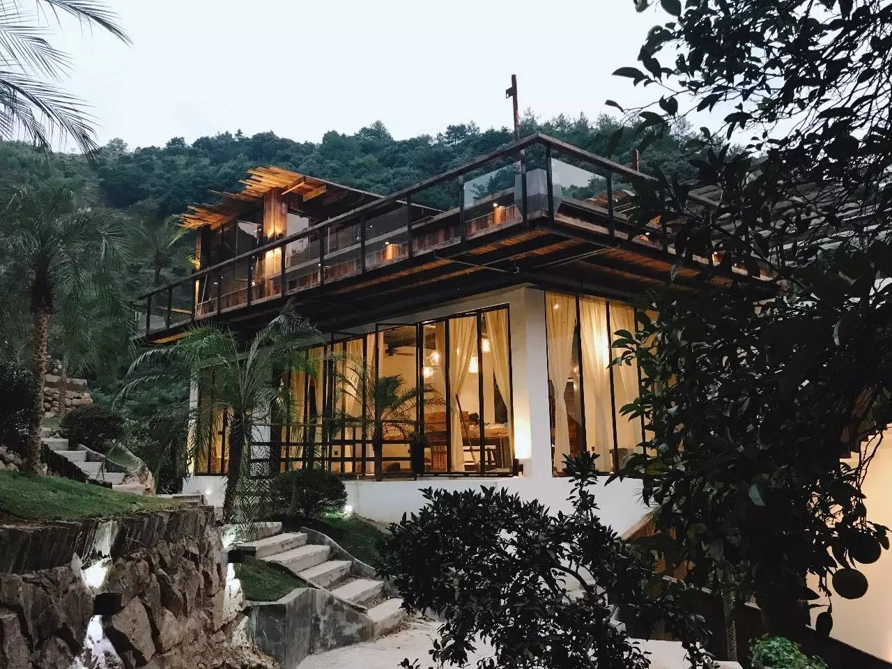 尋·尋客棧，一家超大藏書閣民宿設(shè)計(jì)