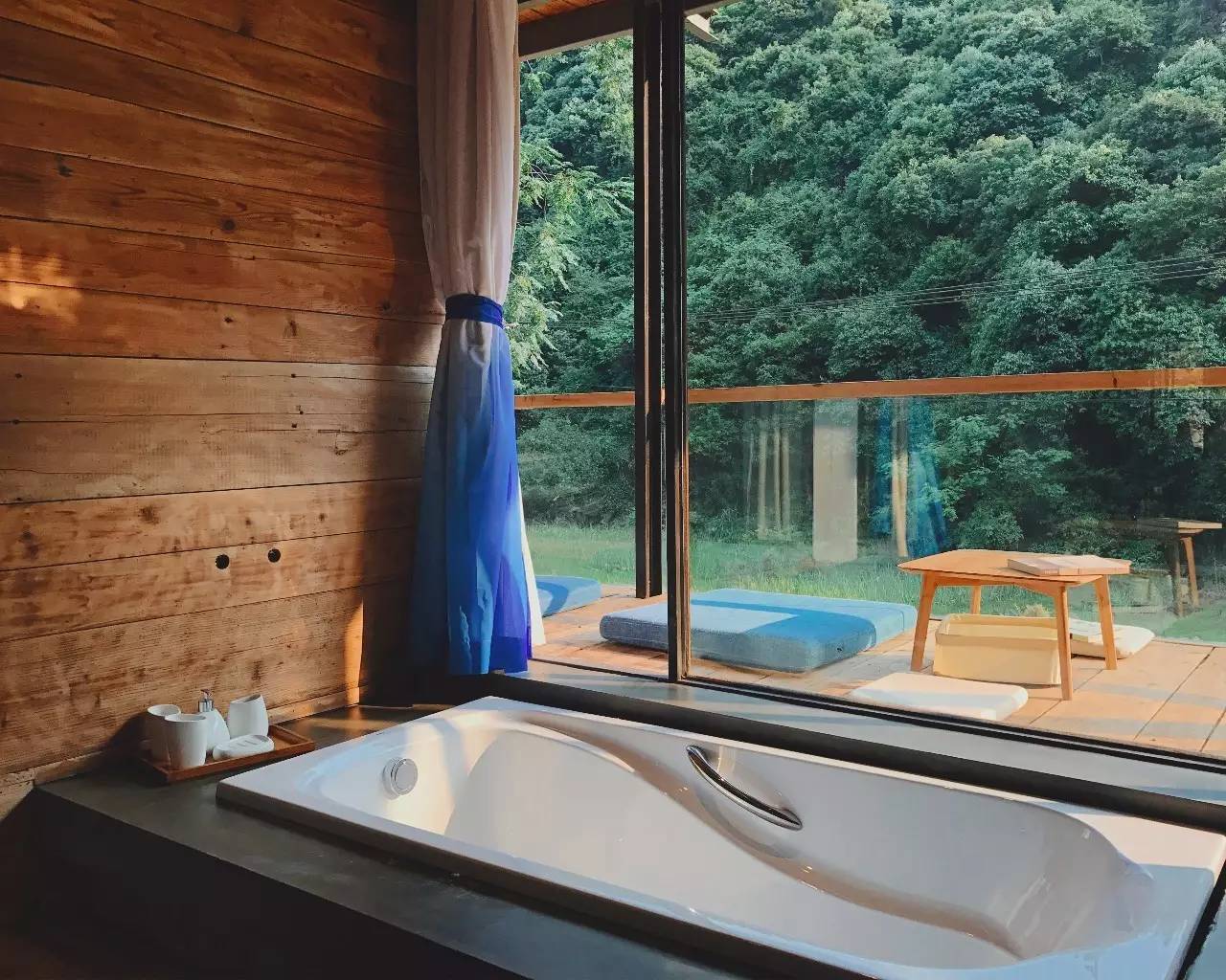 尋·尋客棧，一家超大藏書閣民宿設計