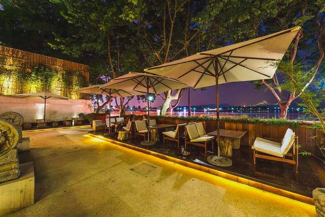 青桐·青竹茶舍，茶香縹緲靜賞西湖