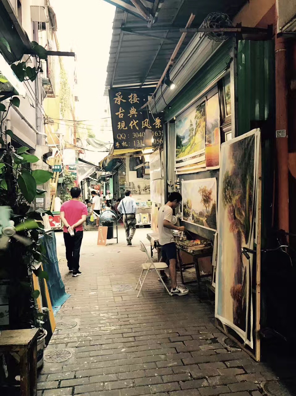 深圳大芬油畫村，詩與遠(yuǎn)方的低角度存在