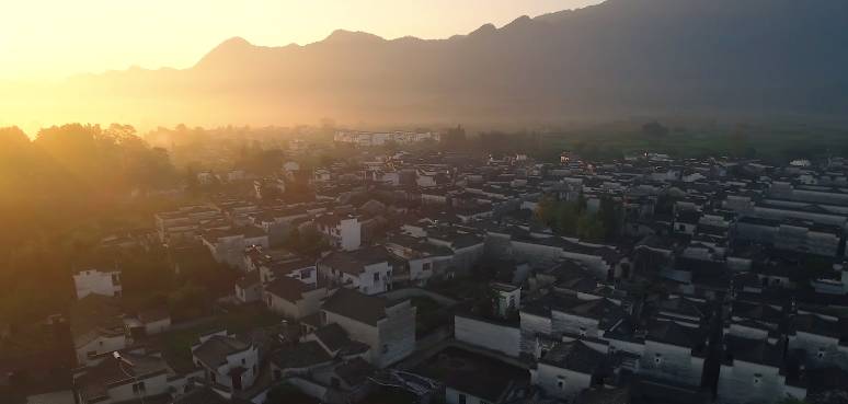 南屏喜舍民宿，從南方飛入徽州白墻灰瓦的歸燕