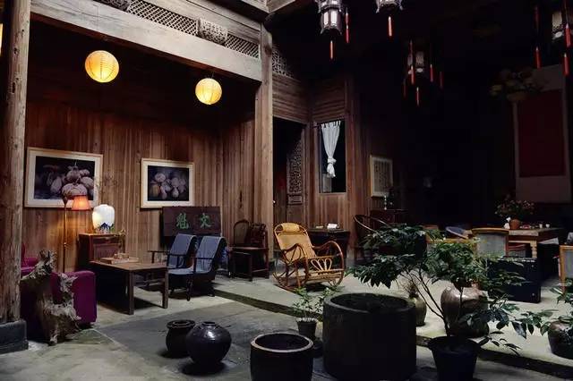 南屏喜舍民宿，從南方飛入徽州白墻灰瓦的歸燕