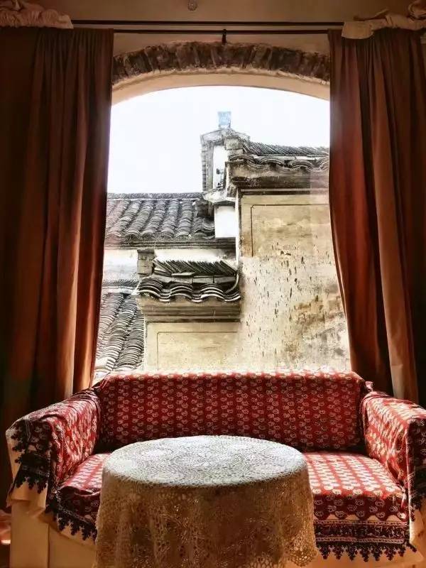 南屏喜舍民宿，從南方飛入徽州白墻灰瓦的歸燕