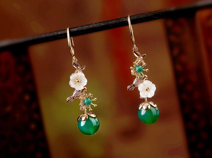 匠心啟航閱讀金屬小鳥吊墜復古綠瑪瑙貝殼花耳環(huán)