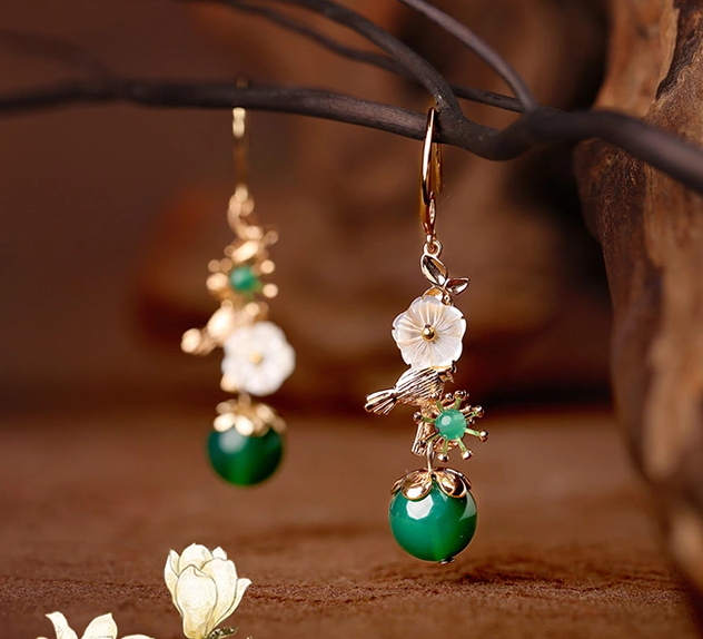 匠心啟航閱讀金屬小鳥吊墜復古綠瑪瑙貝殼花耳環(huán)