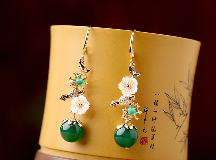 匠心啟航閱讀金屬小鳥吊墜復古綠瑪瑙貝殼花耳環(huán)