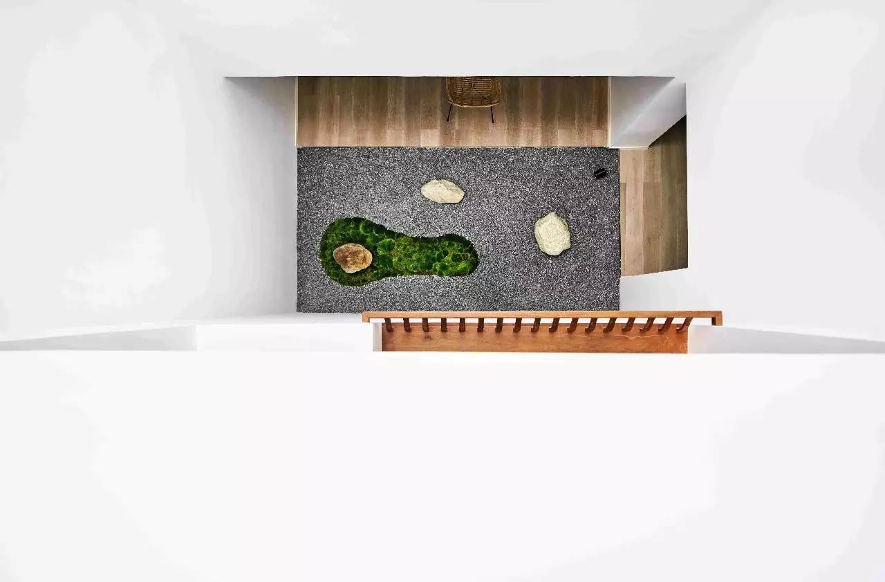 大理浥塵客舍，在山水間觀洱海日出望蒼山之巔