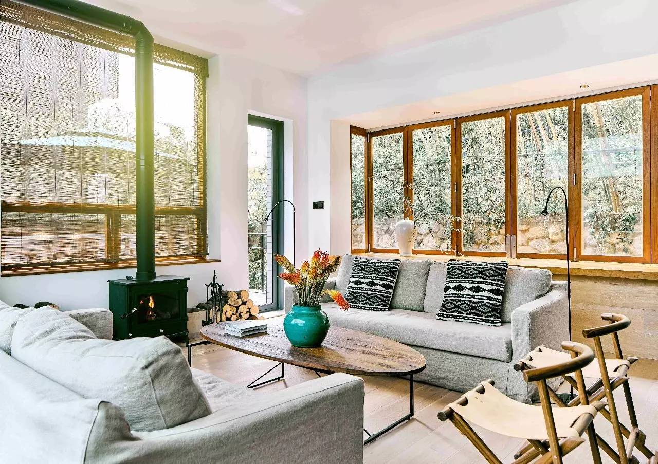 大理浥塵客舍，在山水間觀洱海日出望蒼山之巔