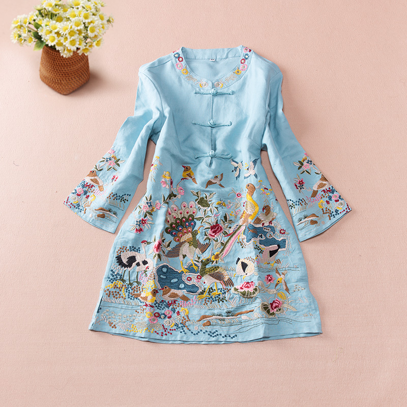 匠心啟航閱讀亞麻刺繡復(fù)古唐裝圖片