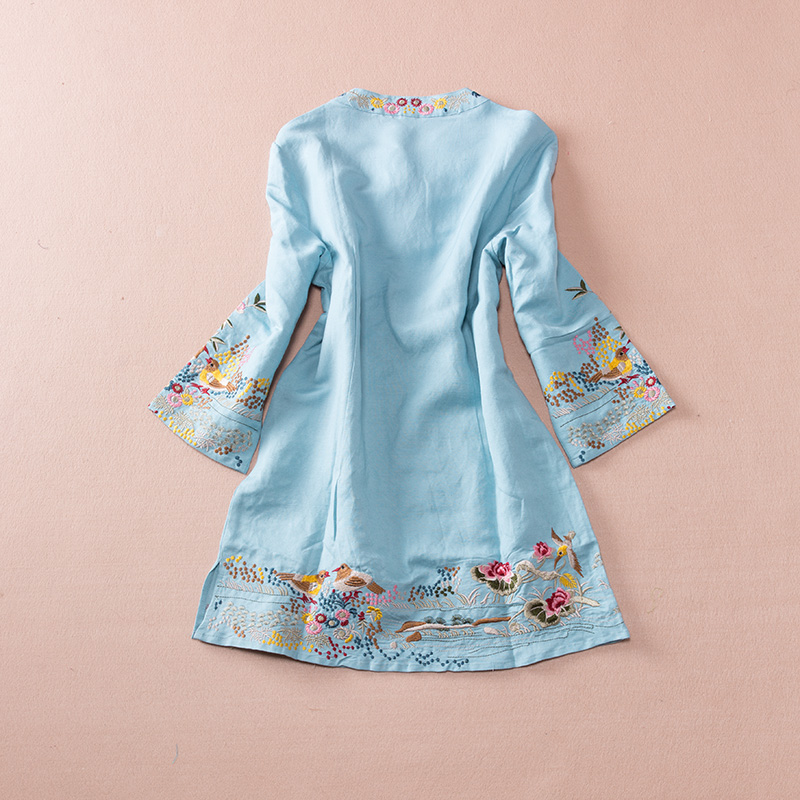 匠心啟航閱讀亞麻刺繡復(fù)古唐裝圖片