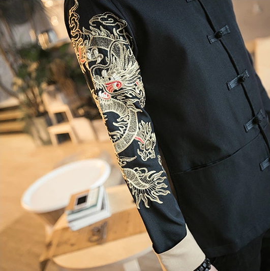 匠心啟航閱讀金龍刺繡復(fù)古盤(pán)扣唐裝外套