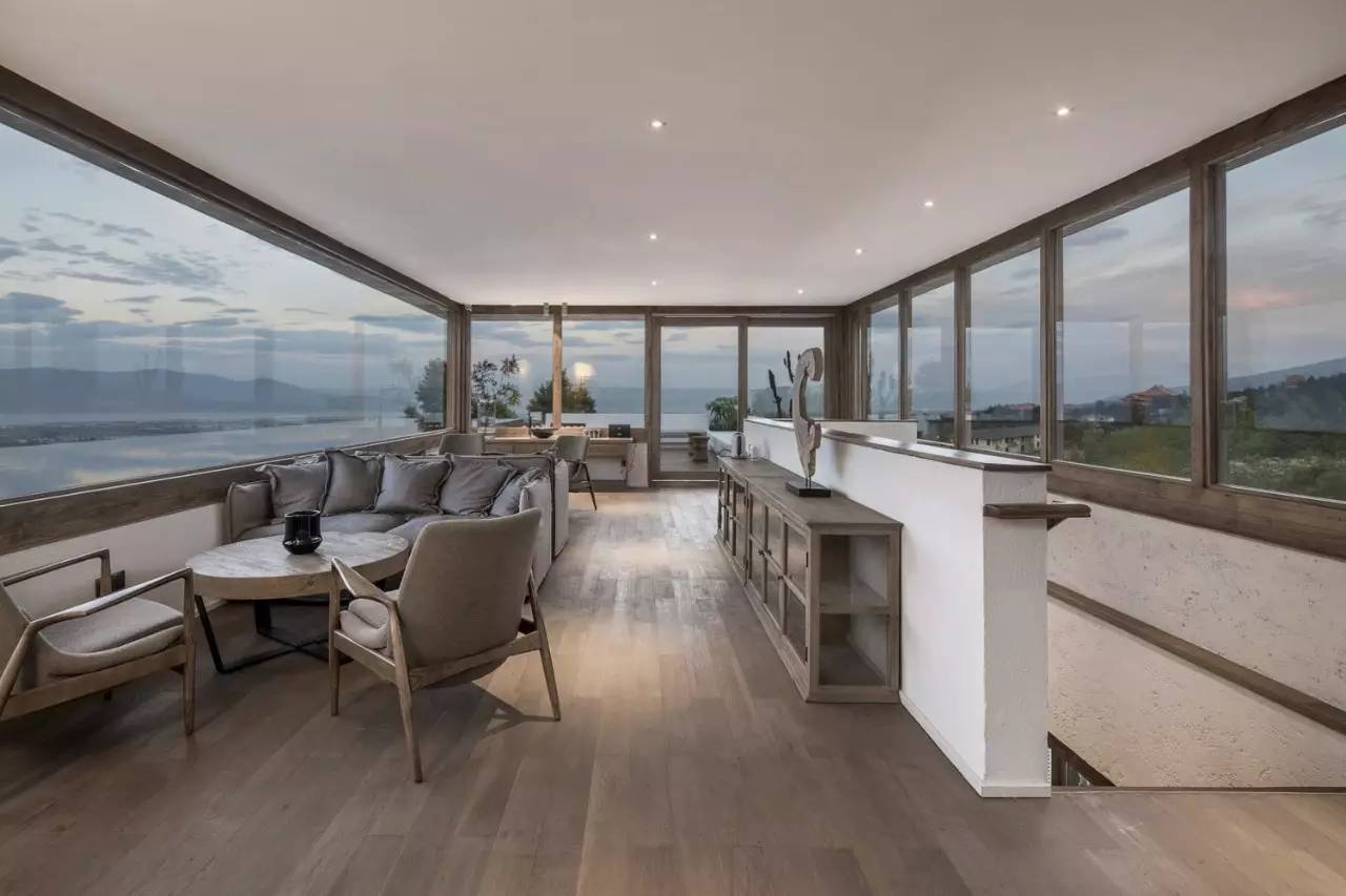 大理既下山，天光云影共徘徊