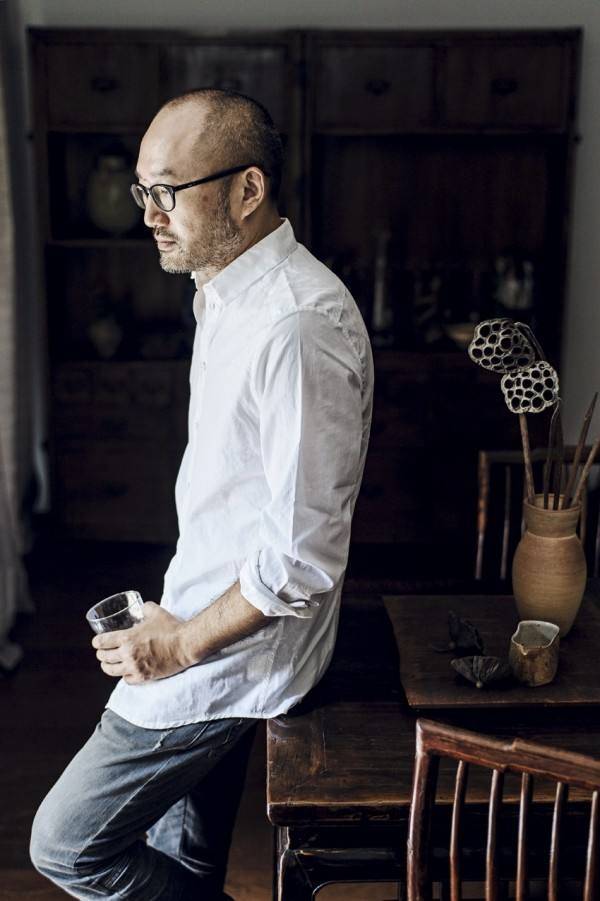 大理既下山，天光云影共徘徊