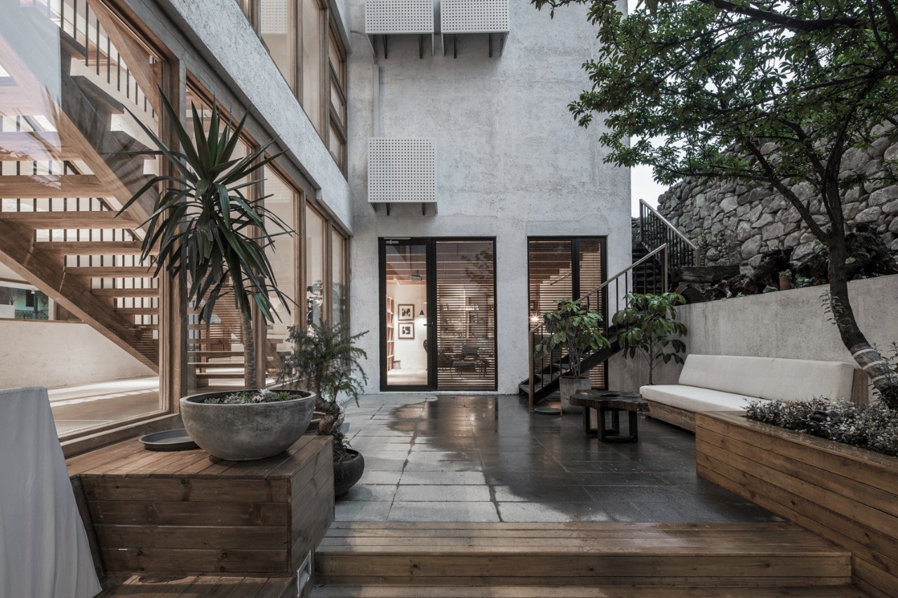 大理既下山，天光云影共徘徊